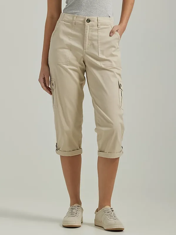 Lee Women‘s Flex--to-Go Relaxed Fit 23" Cargo Capri - Beige