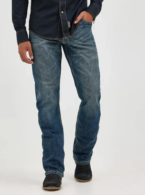 Wrangler Men‘s Wrangler Retro Slim Fit Bootcut Jean Layton