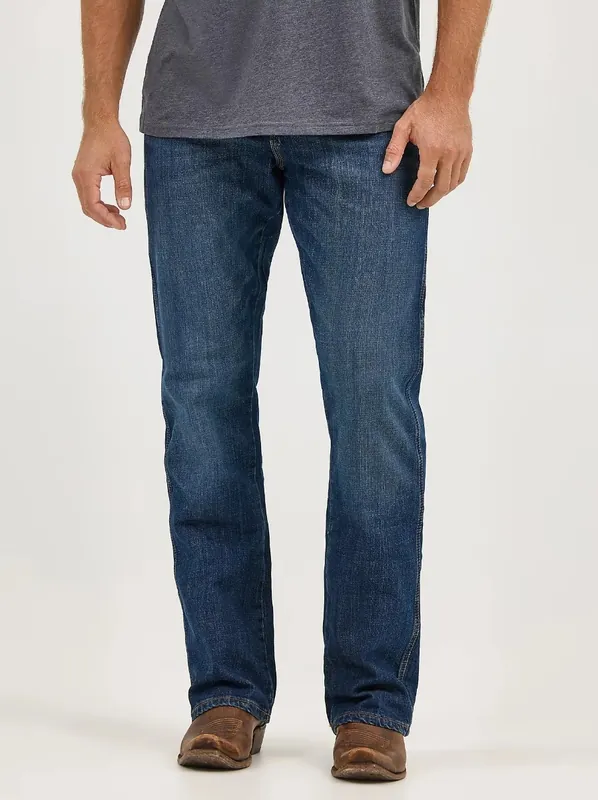 Wrangler Men‘s Retro Relaxed Fit Bootcut Jean JH Wash