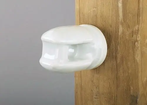 Dare Electric Fence Porcelain Line Insulator with Lag Bolt Large
