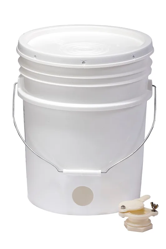 Little Giant Beekeeping 5 Gallon Plastic Honey Bucket