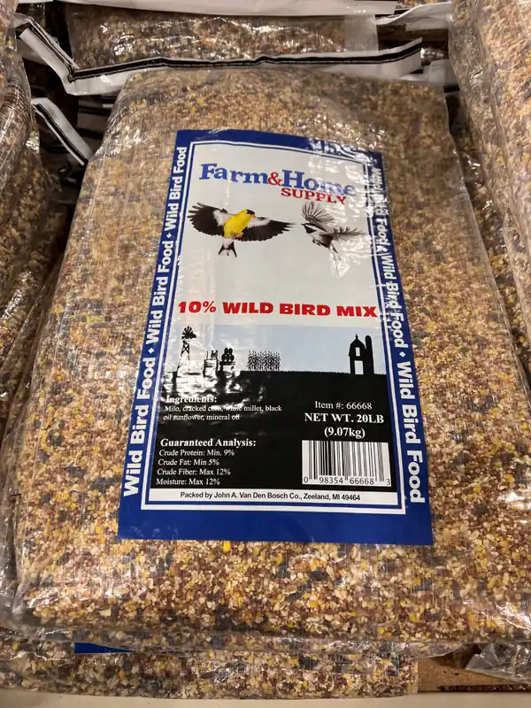Farm & Home Supply Wild Bird Food 20 lb.