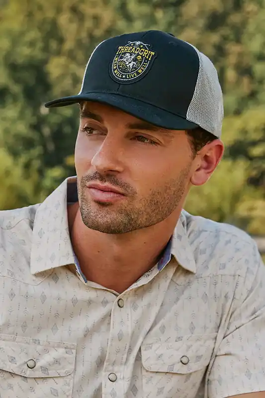 Threadgrit Men‘s One Size Fits Most Bull Skull Cowboy Trucker Hat Black