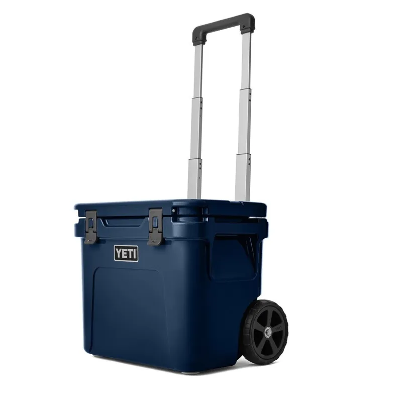 YETI Roadie 32 Wheeled Cooler - Navy