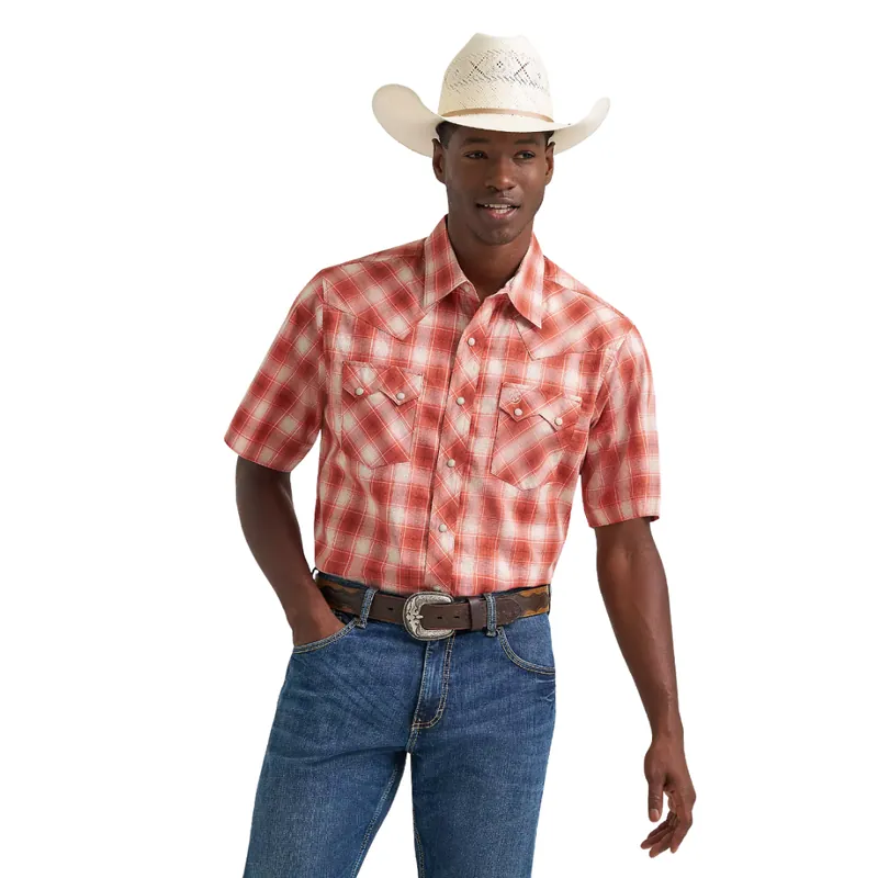 Wrangler Men‘s S26 Retro® Short Sleeve Sawtooth Pocket Western Snap Shirt