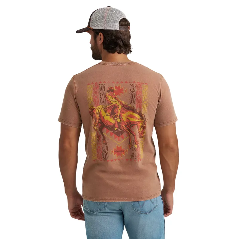 Wrangler Men‘s S26 Southwestern Bronco Back Graphic T-Shirt Light Brown