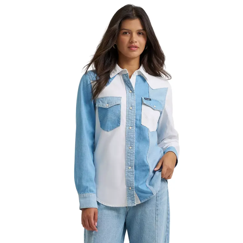 Wrangler Women‘s S26 Pieced Denim Vintage Fit Snap Shirt Denim