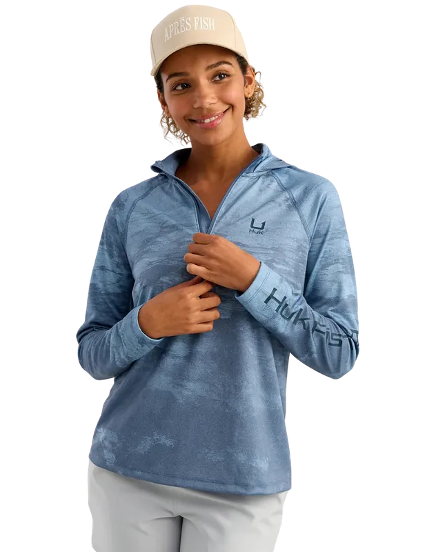 Huk Women‘s S26 Icon Performance Hoodie Vintage Indigo Sea Spray
