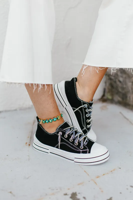Very G Women‘s Aman Sneaker - Black