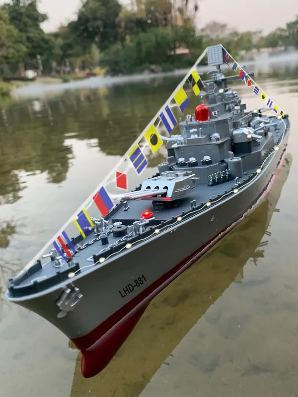 Ssccgym 23.6" Inch Remote Controlled Warship Battleship 10km/h 4WD 2.4G RC Controlled Ship 1 390 Scale On Water Lakes Pools Exhibits Models for 14Y+