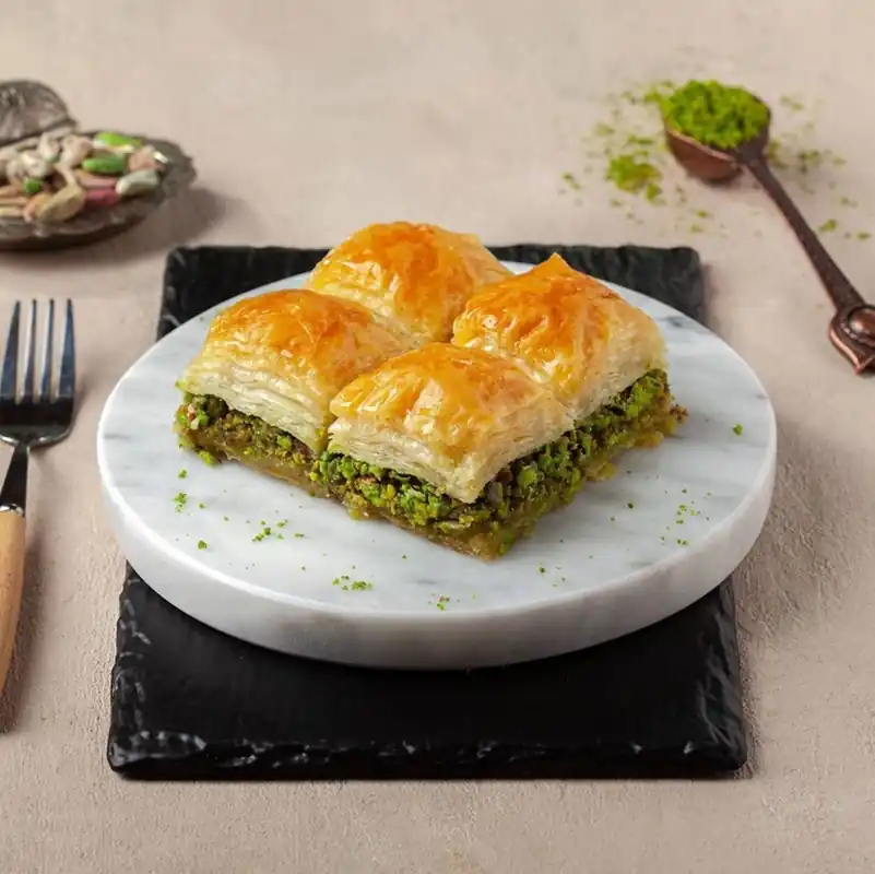 Çelebioğulları Special Square Baklava with Gaziantep Pistachios & Butter