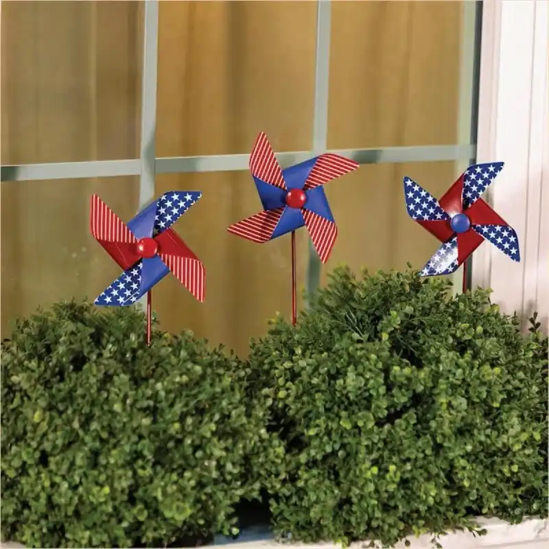 Mini Patriotic Wind Spinner – Classic American Garden Décor