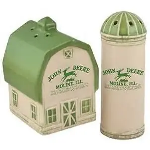 John Deere Barn And Silo Salt And Pepper Shaker Set