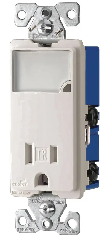 15-amp 125-volt White Indoor Decorator Wall Tamper Resistant Outlet With Nightlight