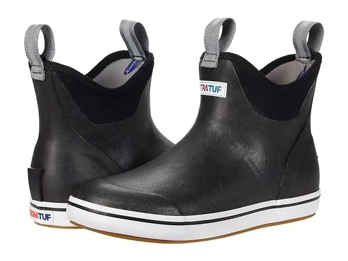 Women‘s 6 Inch Waterproof Ankle Deck Boots - Casual Black Footwear